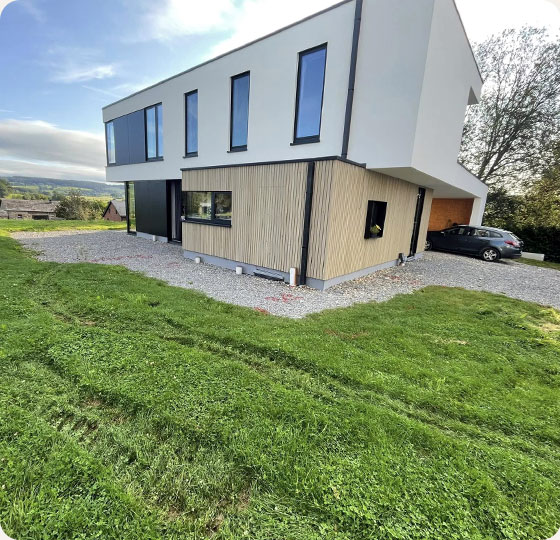 facade arrière de la maison avant la création d'une terrasse
