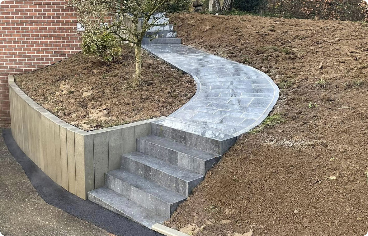 escalier en pierre de taille naturel bleue après travaux