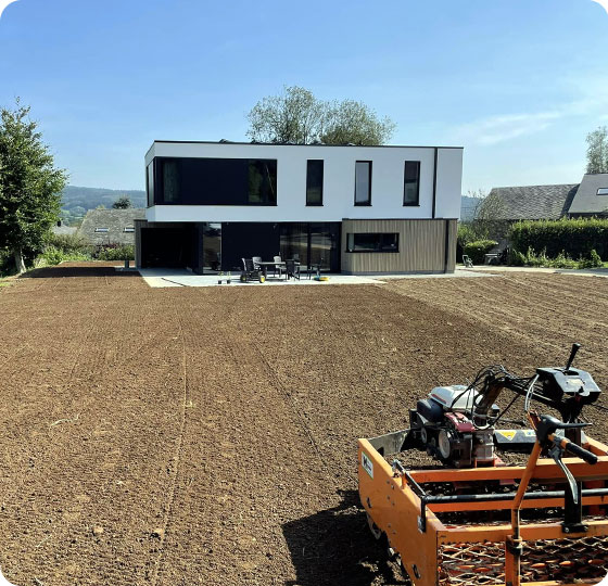 création d'une pelouse dans un jardin à Waimes